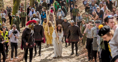 Religijne widowisko od ponad 20 lat wystawiają Misternicy Kaszubscy.