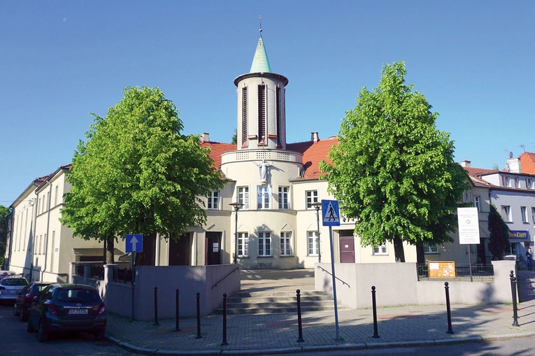 Kościół jezuitów w Bytomiu przy ul. Pułaskiego 9. 