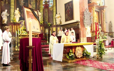 Diecezjanie modlili się  o miłosierdzie dla zmarłego  Ojca Świętego.