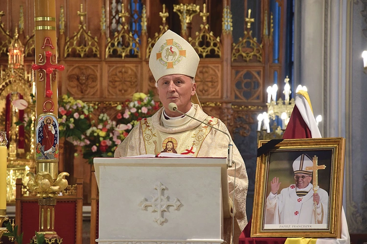 Biskup M. Solarczyk wygłosił homilię w radomskiej katedrze.