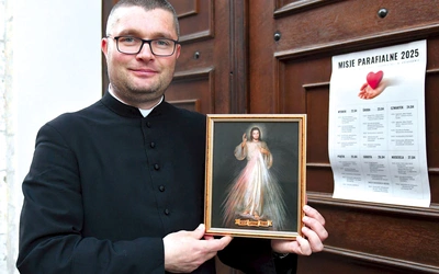 Parafia rozda rodzinom 2 tys. obrazów Jezusa Miłosiernego.