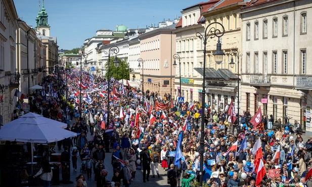 Marsz dla życia ulicami Warszawy