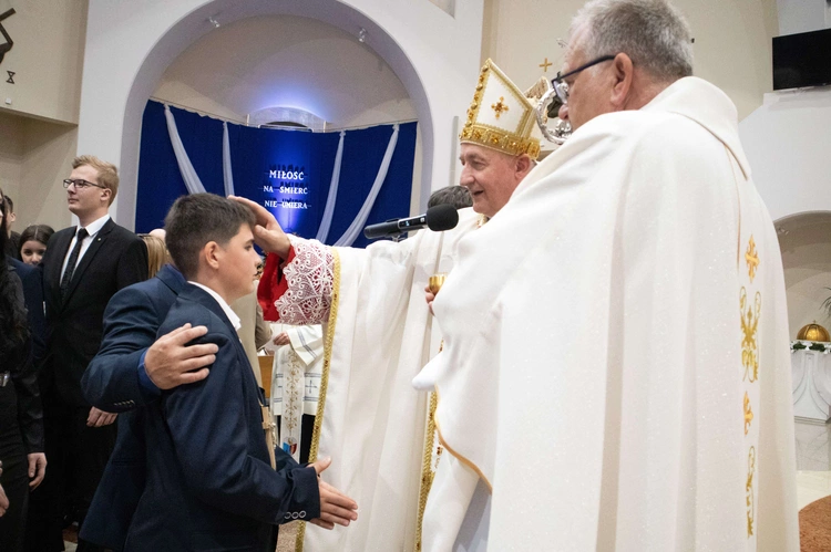 Bierzmowanie w Słopnicach Dolnych