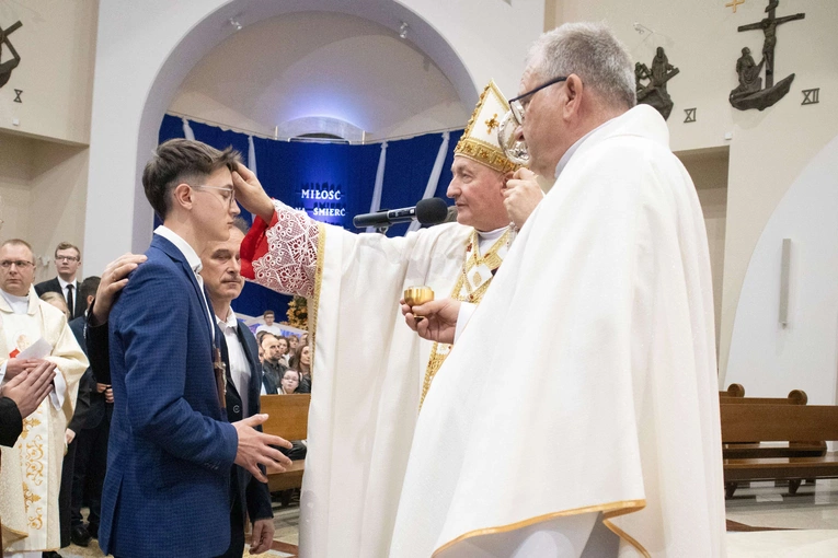 Bierzmowanie w Słopnicach Dolnych