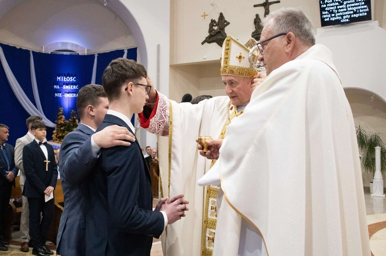 Bierzmowanie w Słopnicach Dolnych