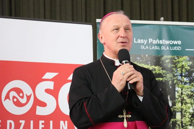 - Bardzo dziękuję Akcji Katolickiej, że organizuje ten konkurs, bo to jest wyjątkowa okazja, by pokazać piękno miłości do ojczyzny i patriotyzmu młodego pokolenia – mówił bp Marek Solarczyk.