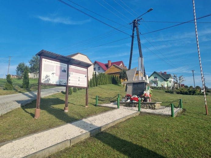 W hołdzie poległym za wolność