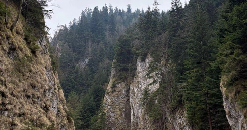 W poszukiwaniu ciszy - o relacji z Bogiem w górach i naturze