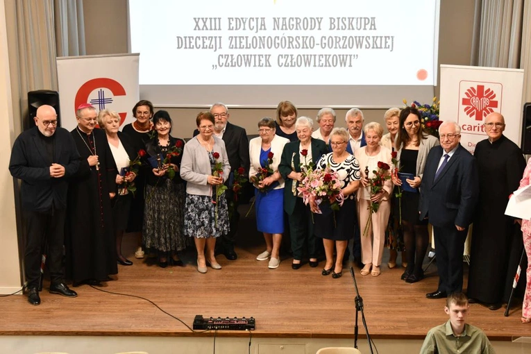 Kto w tym roku otrzymał nagrodę Człowiek Człowiekowi?
