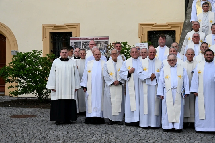 Jubileuszowa pielgrzymka kapłanów do sanktuarium św. Jacka