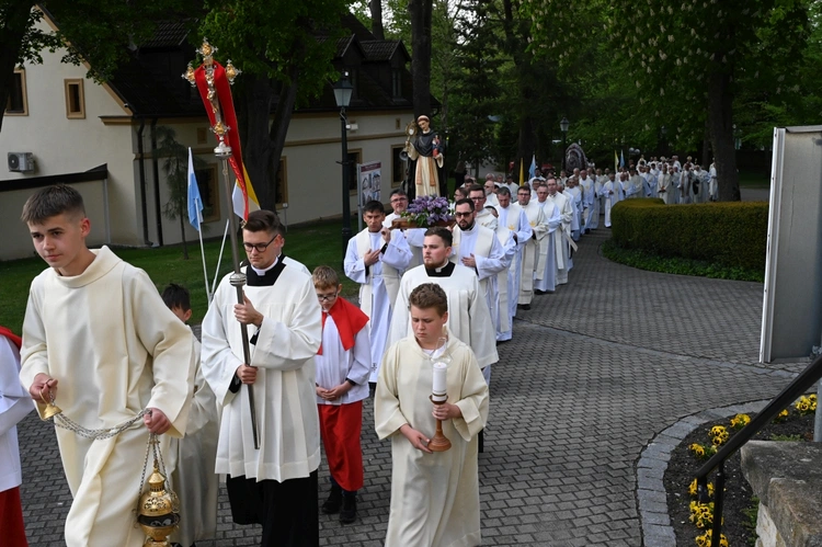 Jubileuszowa pielgrzymka kapłanów do sanktuarium św. Jacka