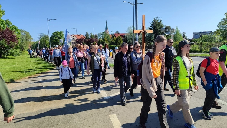 Pielgrzymkowa majówka z Sobótki do Sulistrowiczek