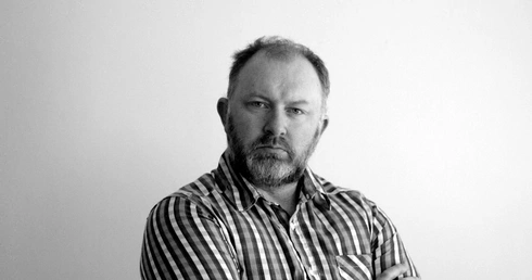 Fejsbukowa woda święcona