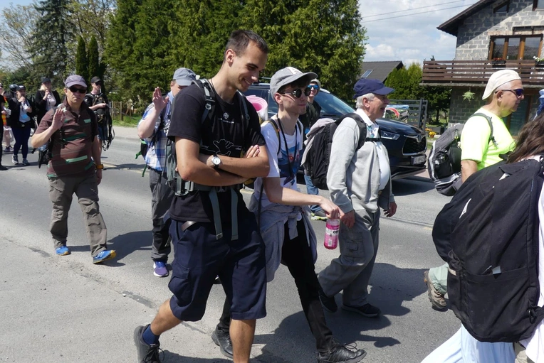 1. Grupa św. Faustyny w drodze do Łagiewnik - 2025