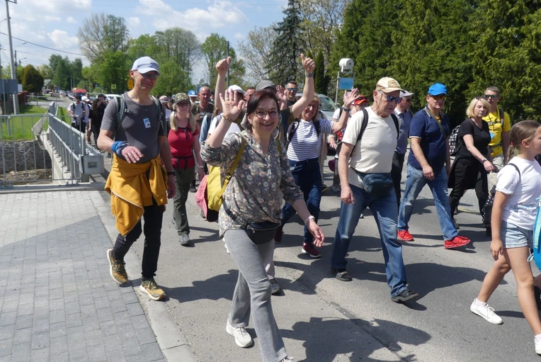 1. Grupa św. Faustyny w drodze do Łagiewnik - 2025