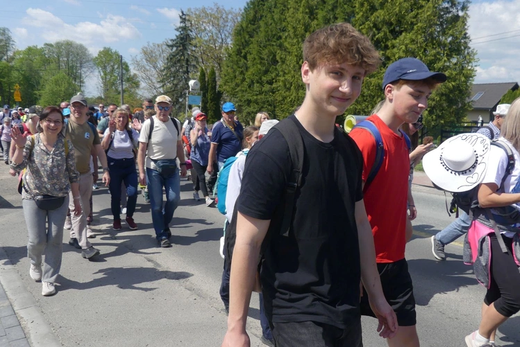 1. Grupa św. Faustyny w drodze do Łagiewnik - 2025