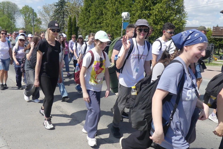 1. Grupa św. Faustyny w drodze do Łagiewnik - 2025