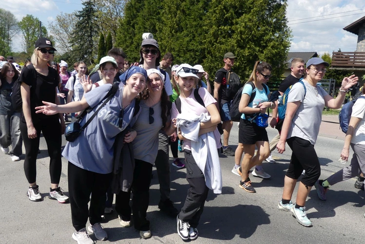 1. Grupa św. Faustyny w drodze do Łagiewnik - 2025