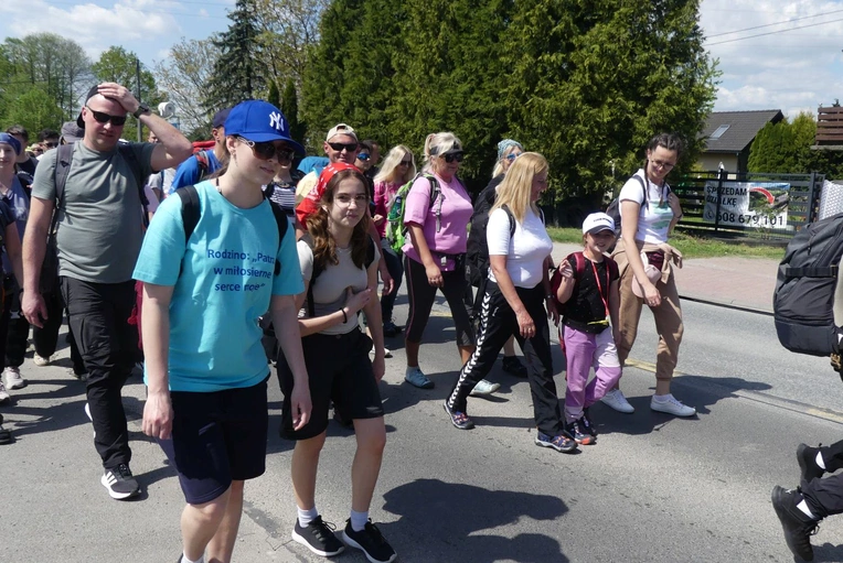 1. Grupa św. Faustyny w drodze do Łagiewnik - 2025