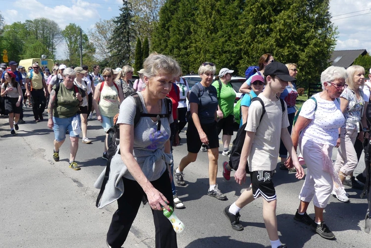 1. Grupa św. Faustyny w drodze do Łagiewnik - 2025