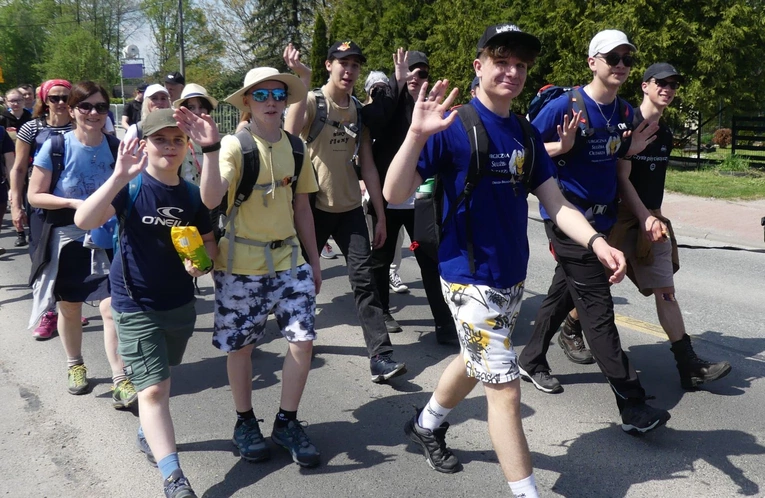 2. Grupa bł. Ks. Michała Sopoćki w drodze do Łagiewnik - 2025