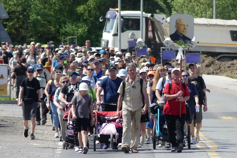 2. Grupa bł. Ks. Michała Sopoćki w drodze do Łagiewnik - 2025