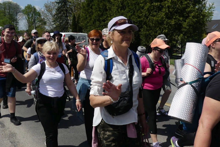 4. Grupa św. abp. Józefa Bilczewskiego w drodze do Łagiewnik - 2025