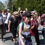 4. Grupa św. abp. Józefa Bilczewskiego w drodze do Łagiewnik - 2025