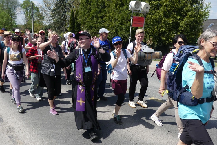 4. Grupa św. abp. Józefa Bilczewskiego w drodze do Łagiewnik - 2025