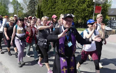 4. Grupa św. abp. Józefa Bilczewskiego w drodze do Łagiewnik - 2025