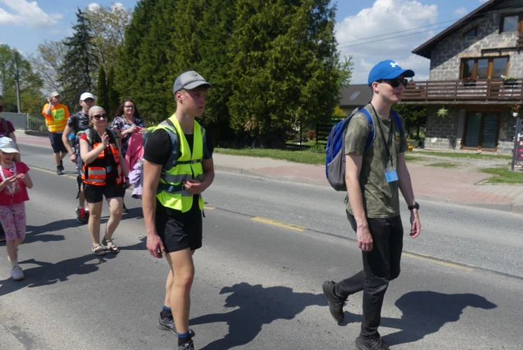 5. Grupa św. Matki Teresy w drodze do Łagiewnik - 2025