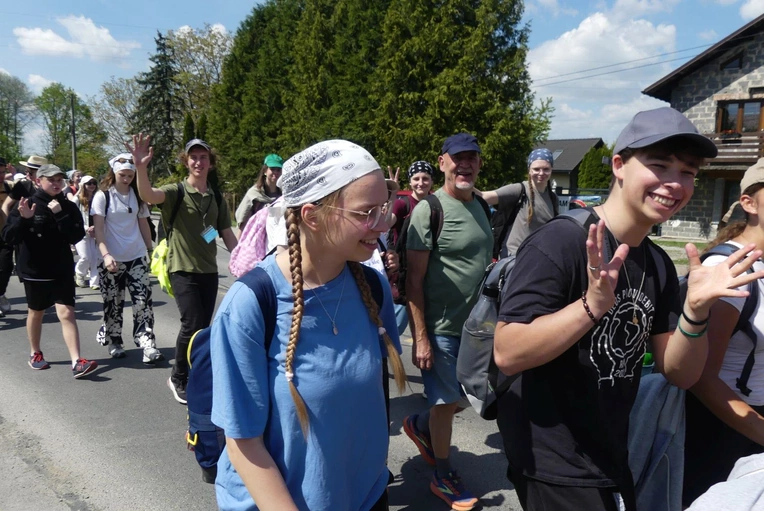 5. Grupa św. Matki Teresy w drodze do Łagiewnik - 2025