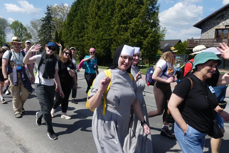 5. Grupa św. Matki Teresy w drodze do Łagiewnik - 2025