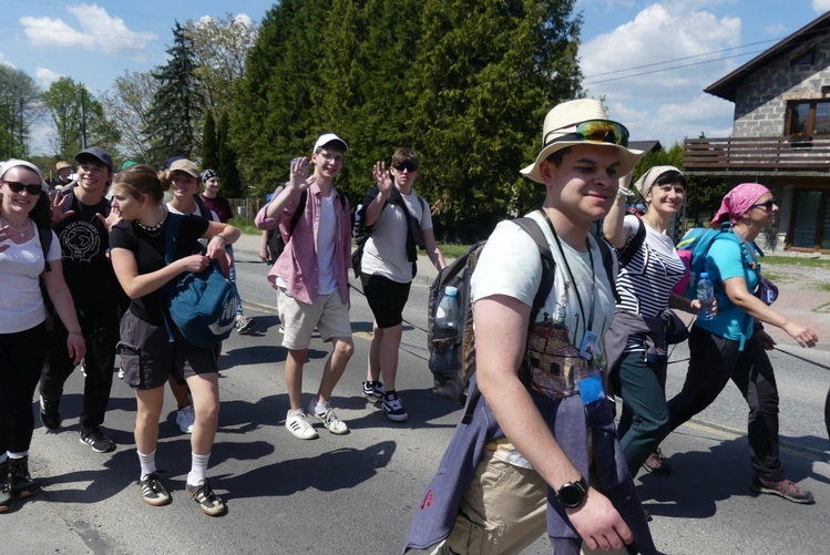 5. Grupa św. Matki Teresy w drodze do Łagiewnik - 2025