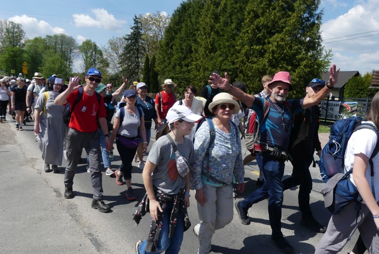 5. Grupa św. Matki Teresy w drodze do Łagiewnik - 2025