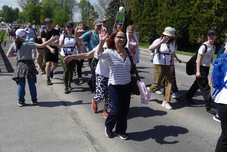 5. Grupa św. Matki Teresy w drodze do Łagiewnik - 2025