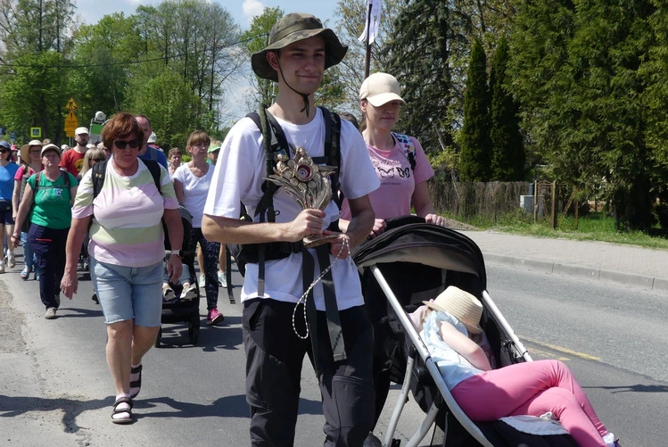 5. Grupa św. Matki Teresy w drodze do Łagiewnik - 2025