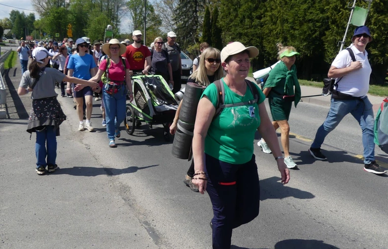 5. Grupa św. Matki Teresy w drodze do Łagiewnik - 2025