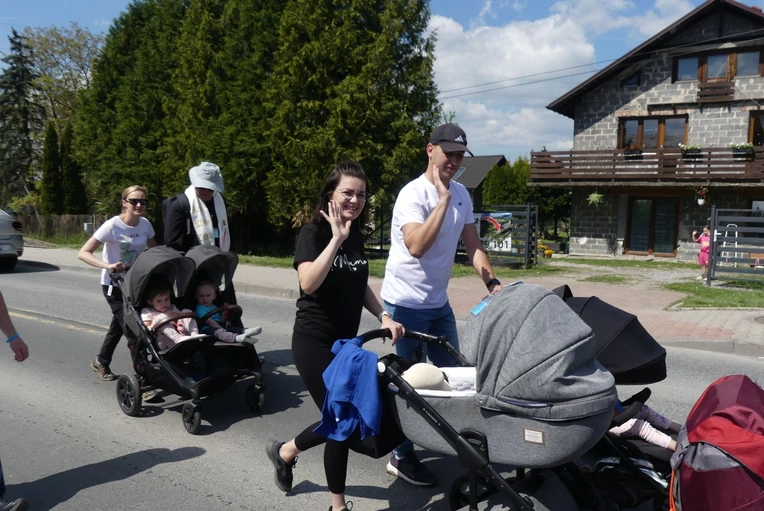 7. Grupa św. Brata Alberta w drodze do Łagiewnik - 2025