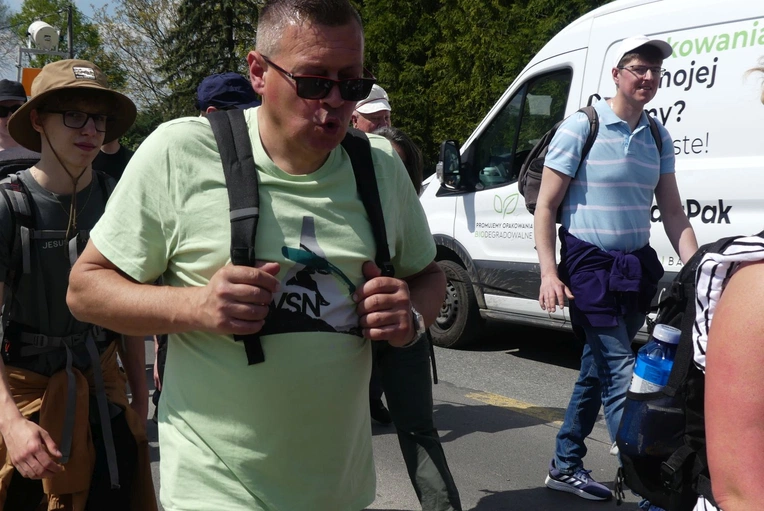 7. Grupa św. Brata Alberta w drodze do Łagiewnik - 2025