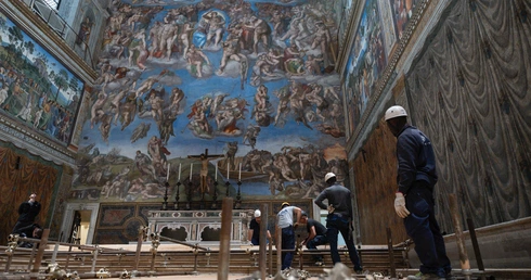 Trwają przygotowania Kaplicy Sykstyńskiej do konklawe