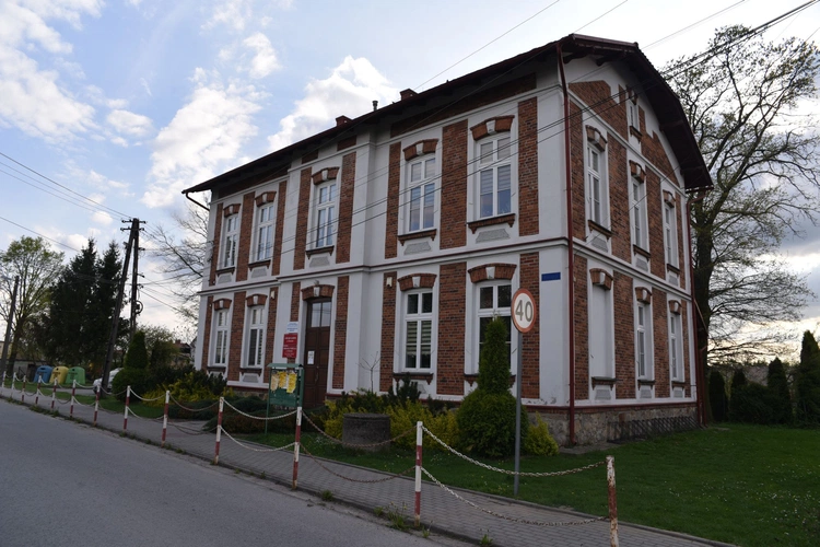 Parafia NMP Królowej Polski w Ostrowie