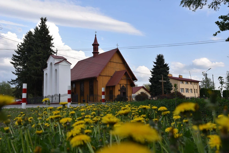 Parafia NMP Królowej Polski w Ostrowie