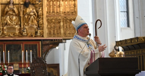 Bp Przyborek: Cierpliwość Maryi to siła miłości, nie słabość