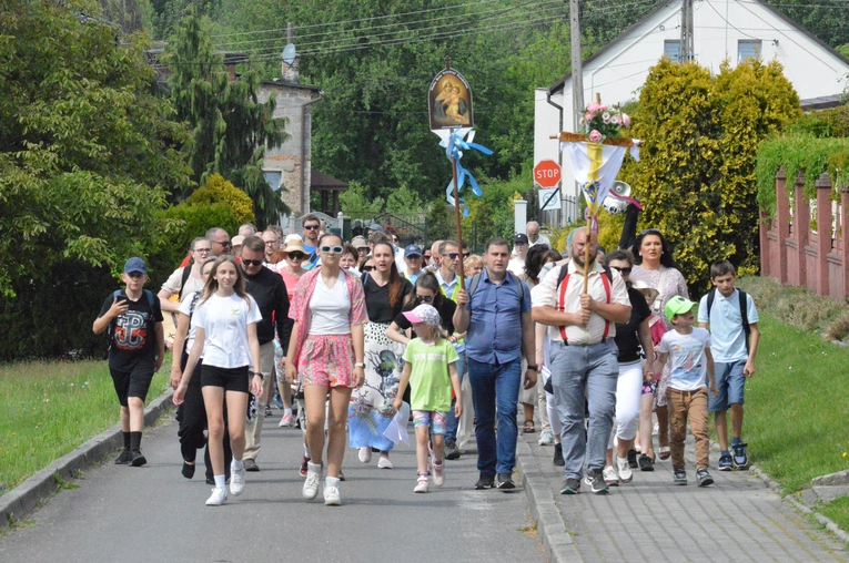 Radlin-Turza Śląska. Piesza pielgrzymka Ruchu Szensztackiego