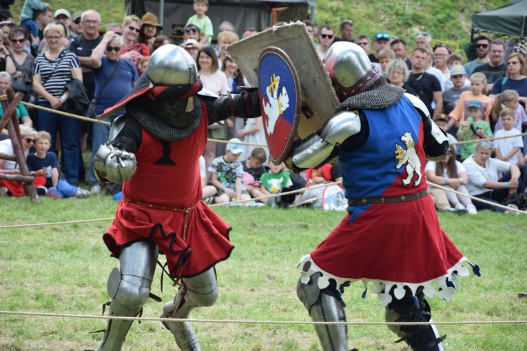 Przenieśli się w czasie i poczuli ducha średniowiecza