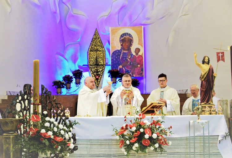 Testament z krzyża i historii - 3 Maja w parafii ludzi pracy