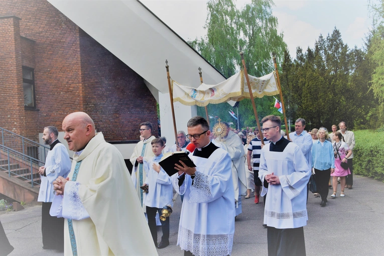 Testament z krzyża i historii - 3 Maja w parafii ludzi pracy