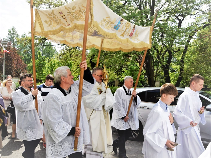Testament z krzyża i historii - 3 Maja w parafii ludzi pracy