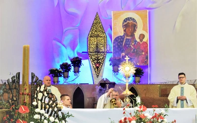 Testament z krzyża i historii - 3 Maja w parafii ludzi pracy